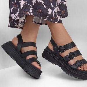 NWOB Skechers Jammers-Lite.Size 8. leather upper, Adjustable buckles, luxe Foam